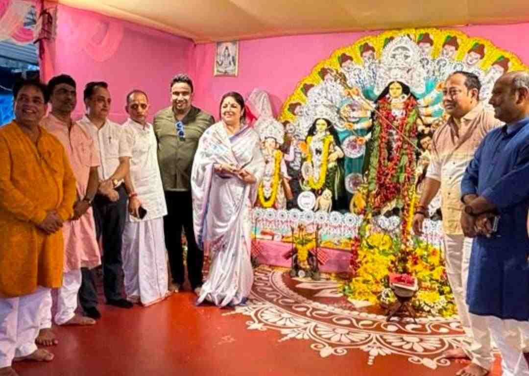 Is there a reflection of regime change in Bengal BJP, What do the photo frames at the Puja of Raju Banerjee’s residence say 