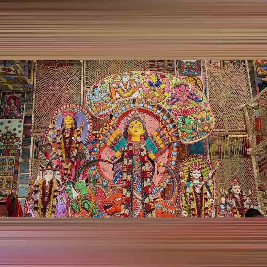 টালা বারোয়ারির প্রতিমা। 