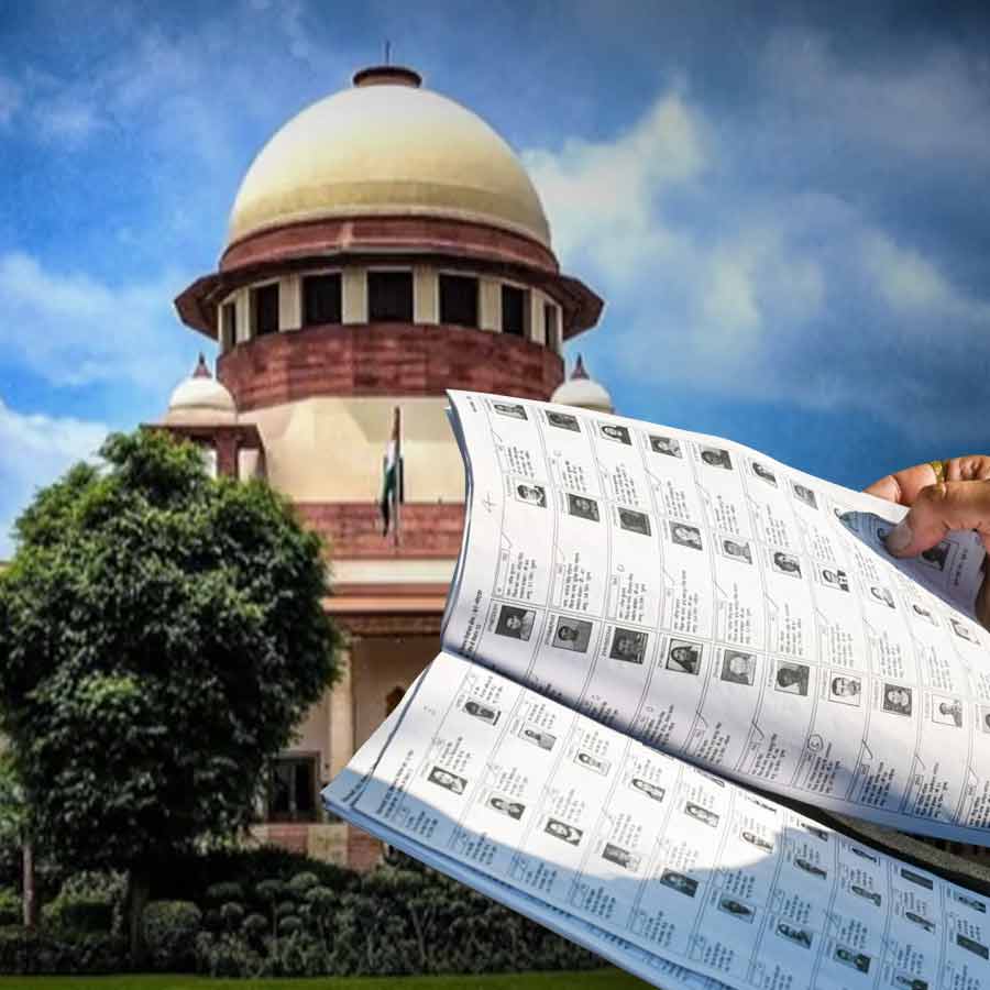 রাজ্যের এসআইআর মামলার শুনানি চলছে সুপ্রিম কোর্টে।