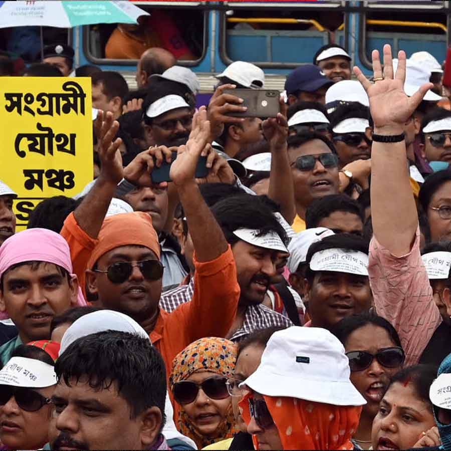 Government employees are counting the hours with apprehension regarding the DA arrears announced in the budget 2026-27 dgtl