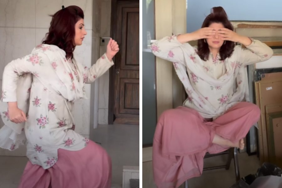 সিঁড়িকে বানিয়েছেন জিম, চেয়ার যোগাসনের জায়গা। 