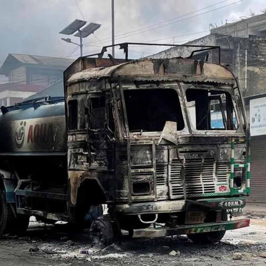 Many oil tankers caught fire in Jammu and Kashmir dgtl