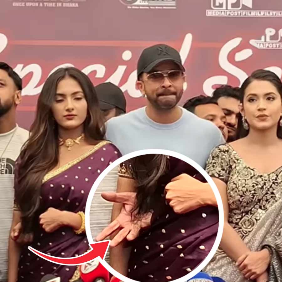 জ্যোতির্ময়ীর সঙ্গে শাকিবের মুহূর্ত ক্য়ামেরাবন্দি।