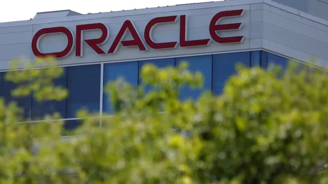 According to report what Oracle is offering as severance package to the laid-off employees