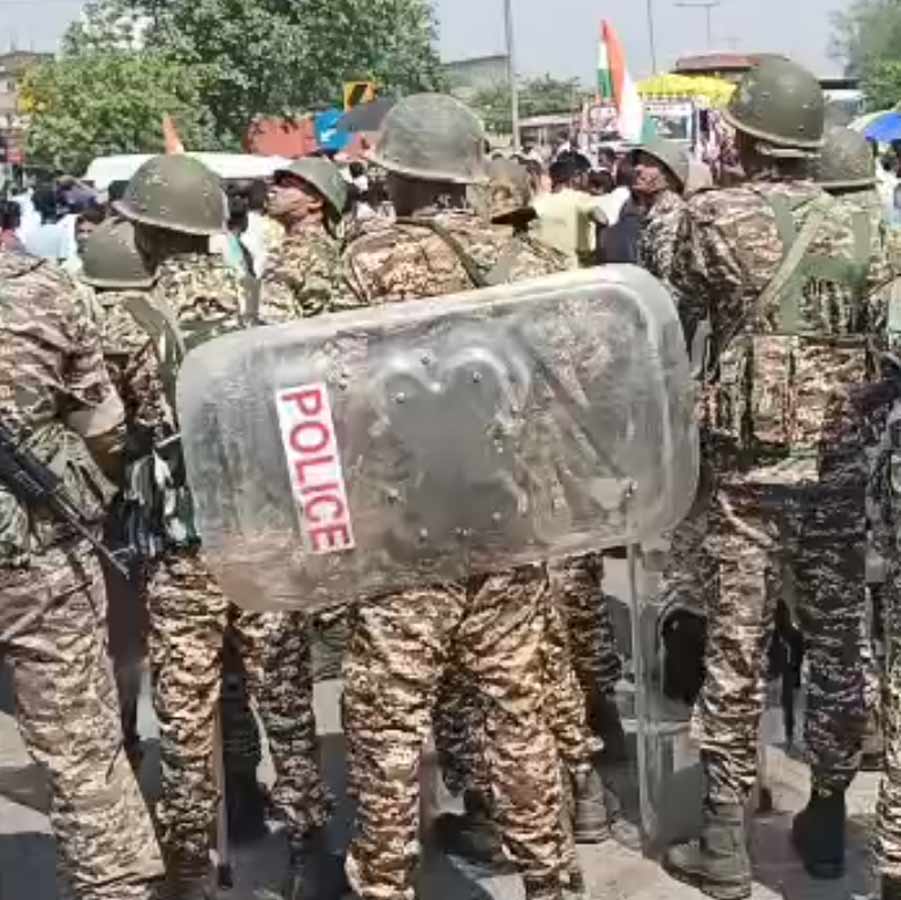 Police picket in several areas of Malda after night long chaos dgtld