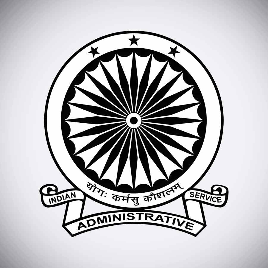 Meet IAS Officer of Maharashtra Who Got 24 Transfers in 21 Years of service