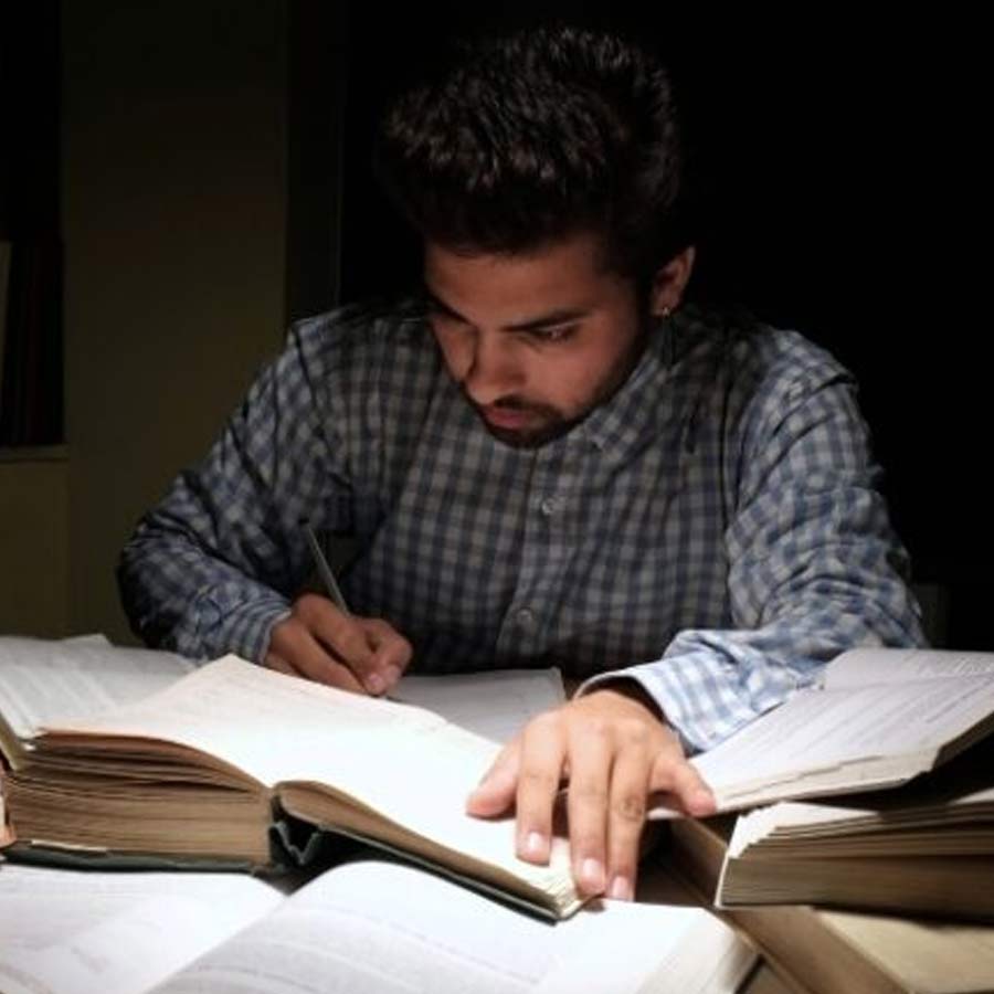 Meet IAS Officer of Maharashtra Who Got 24 Transfers in 21 Years of service