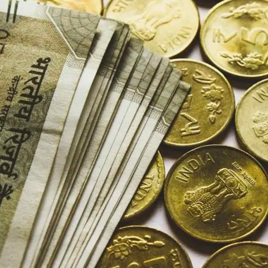 Meet IAS Officer of Maharashtra Who Got 24 Transfers in 21 Years of service