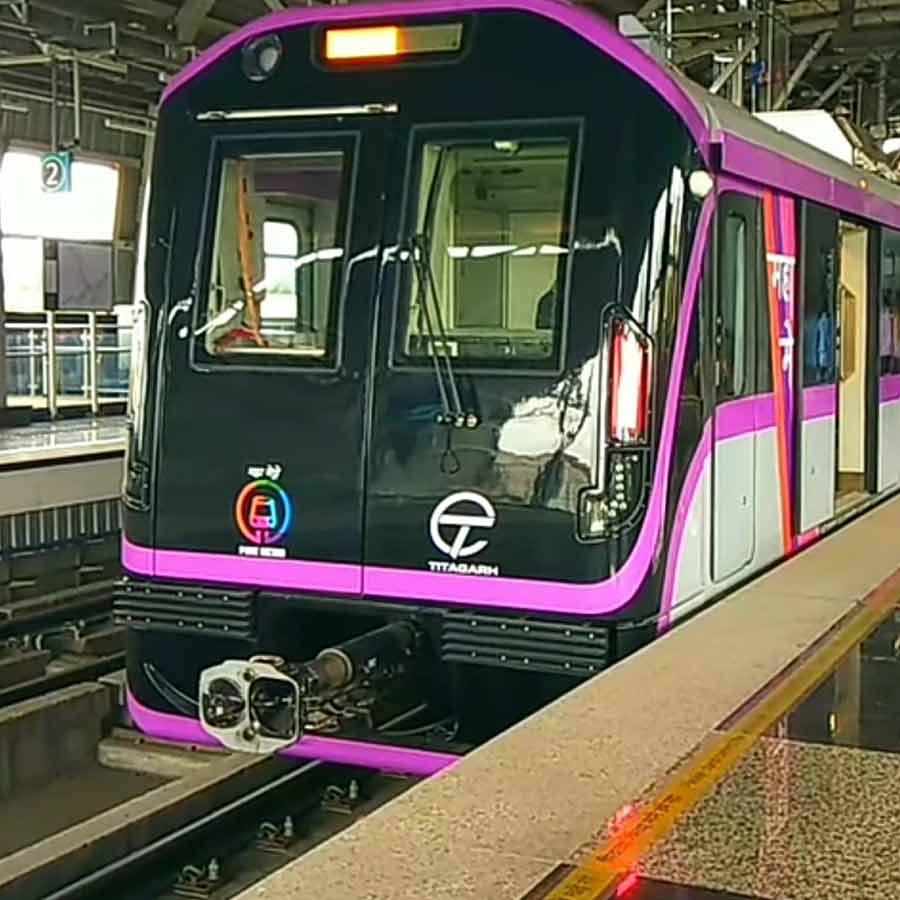 Meet IAS Officer of Maharashtra Who Got 24 Transfers in 21 Years of service