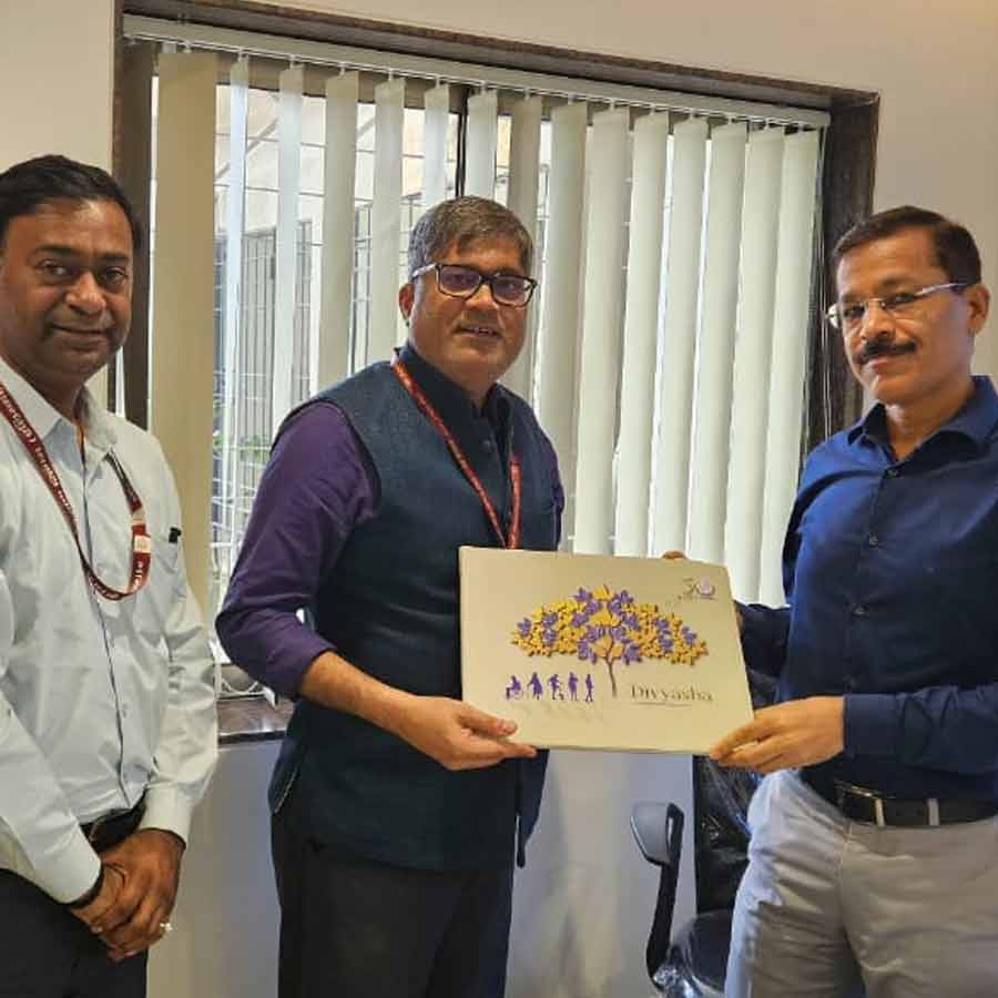 Meet IAS Officer of Maharashtra Who Got 24 Transfers in 21 Years of service