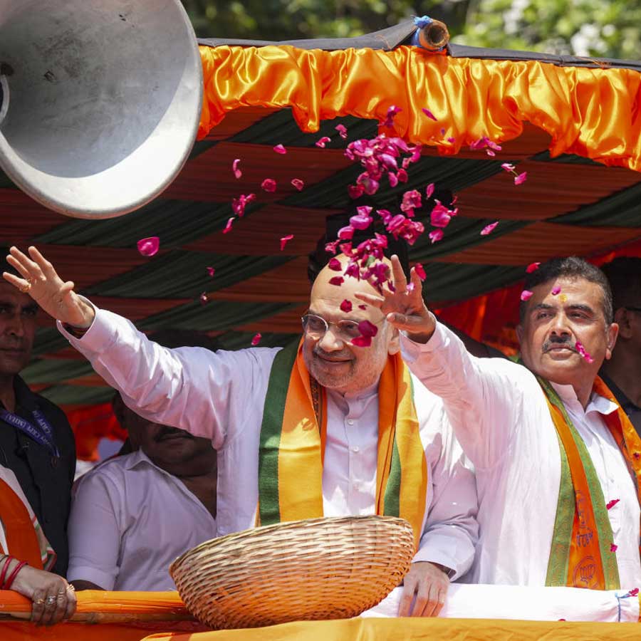 ভবানীপুরে অমিত শাহ এবং শুভেন্দুর রোড শো।