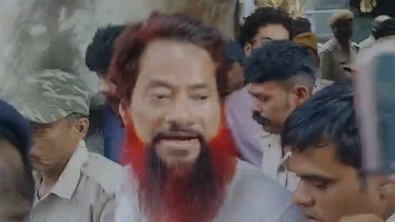 মালদহের মোথাবাড়ির আইএসএফ প্রার্থী মৌলানা শাহজাহান আলি। বৃহস্পতিবার তাঁকে গ্রেফতার করে পুলিশ।