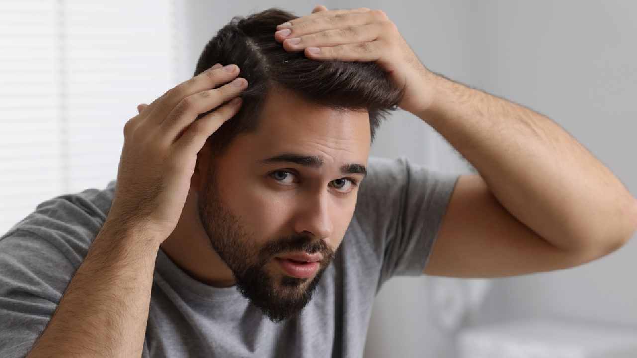 খুশকি তাড়াবে নিমপাতা।