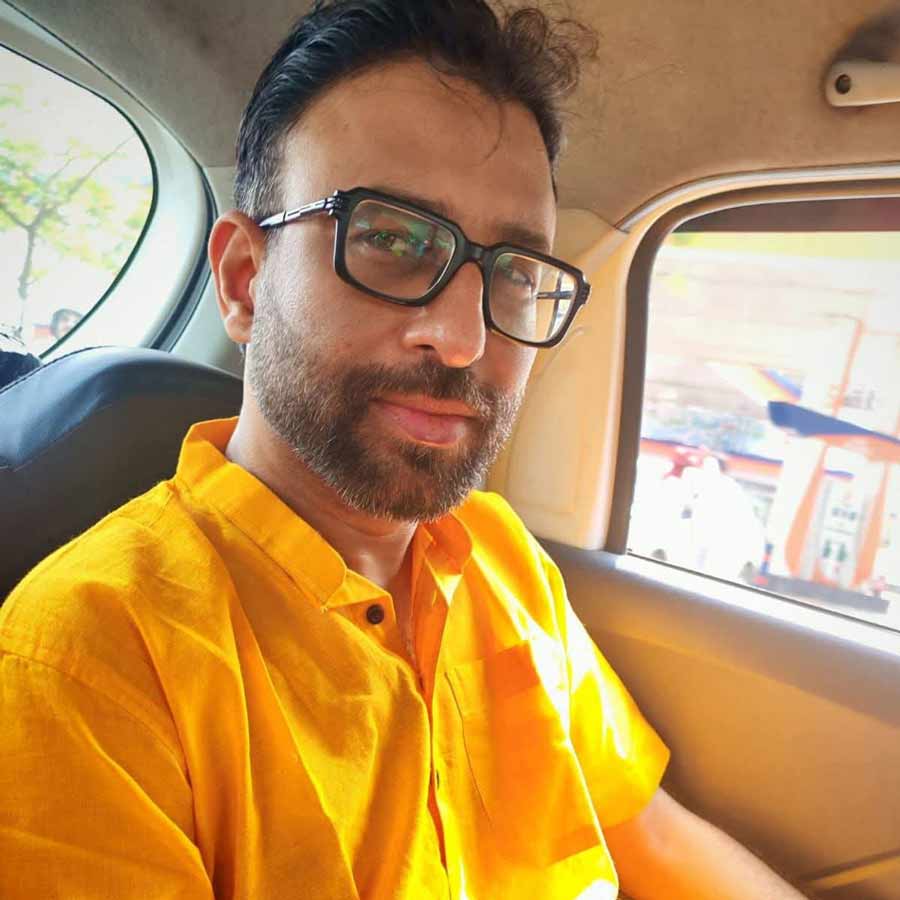 বৃহস্পতিবার দুপুর থেকে নিখোঁজ পরিচালক উৎসব মুখোপাধ্যায়।