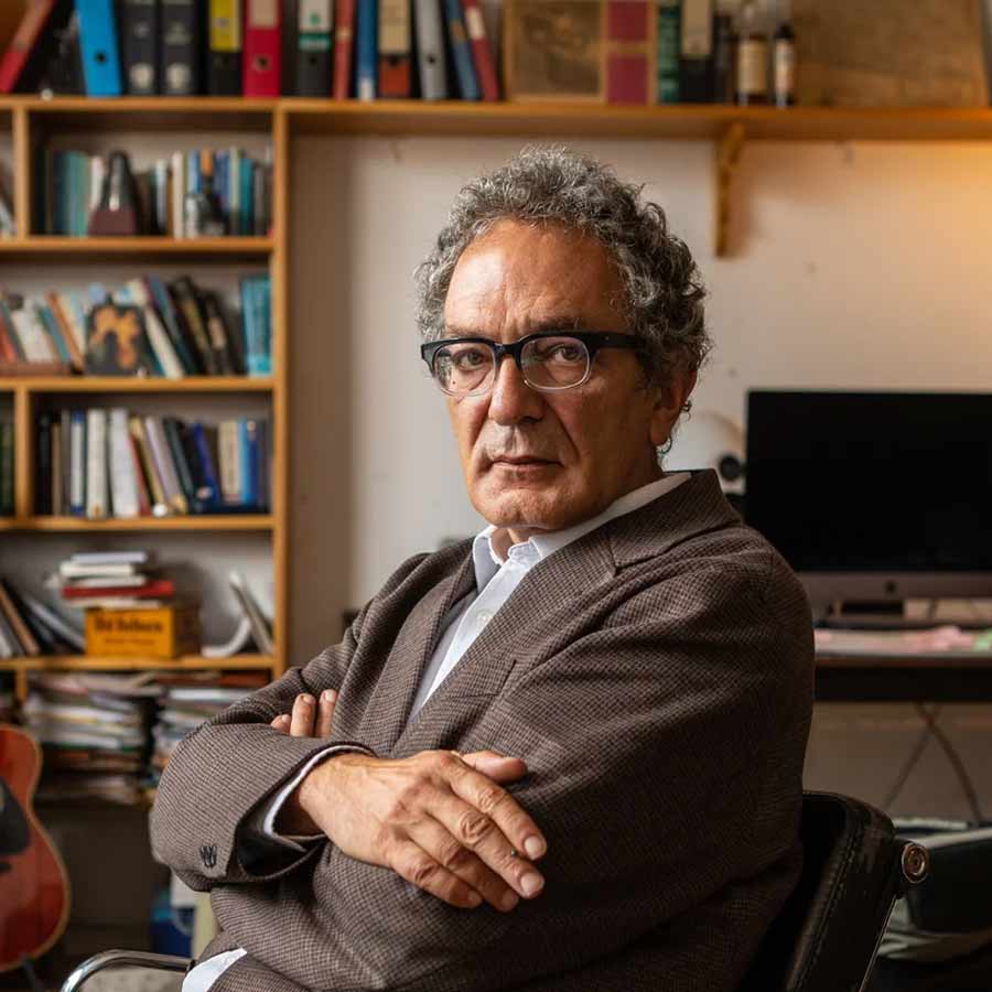 Mysterious Male Voice Broadcasting Random Numbers Sparks Speculation Across Iran