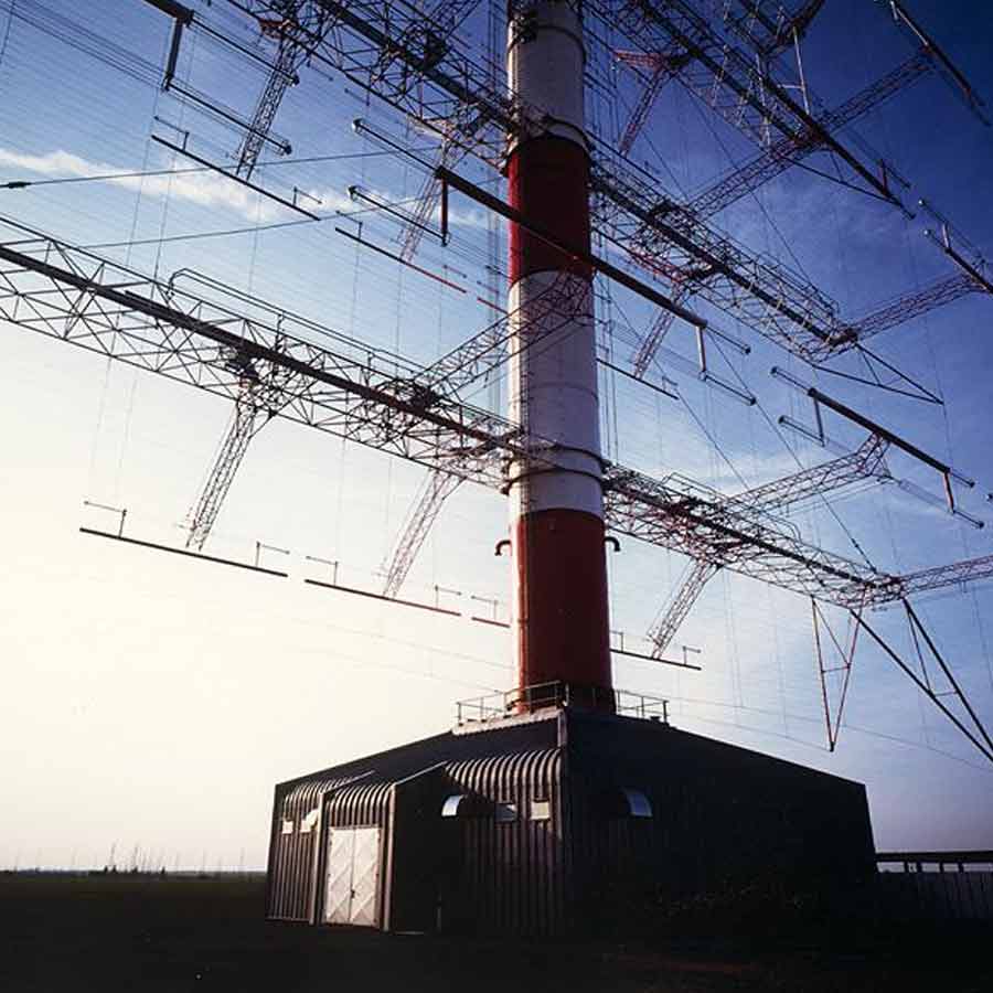 Mysterious Male Voice Broadcasting Random Numbers Sparks Speculation Across Iran