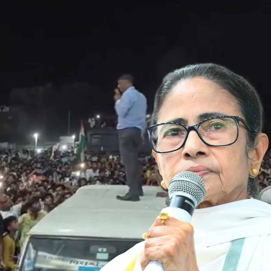 Mamata Banerjee sees outsiders involved in the incident of protesting to judges in Malda