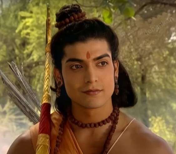 রামের বেশে গুরমিত।