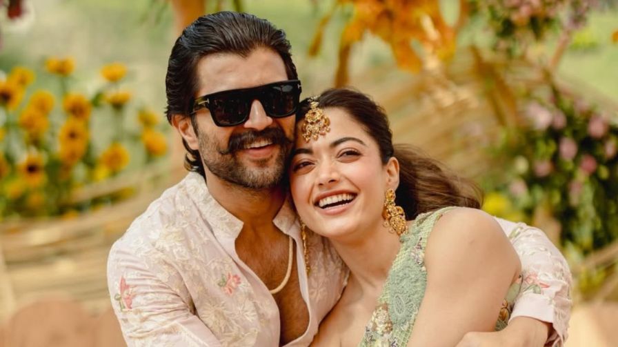 আবার বিয়ের রিসেপশন! এ বার কেমন সাজলেন বিজয়-রশ্মিকা?