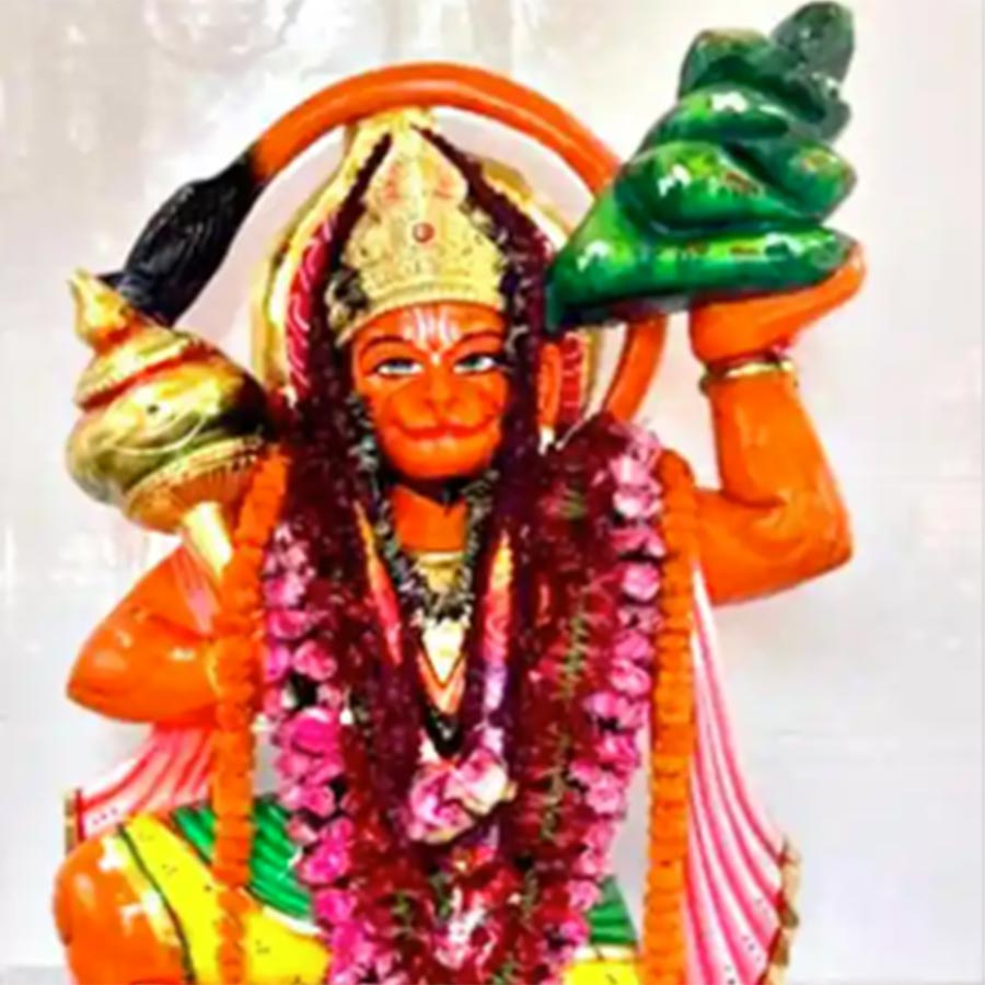 আইআইএম কলকাতায় বসানো হনুমান মূর্তি।