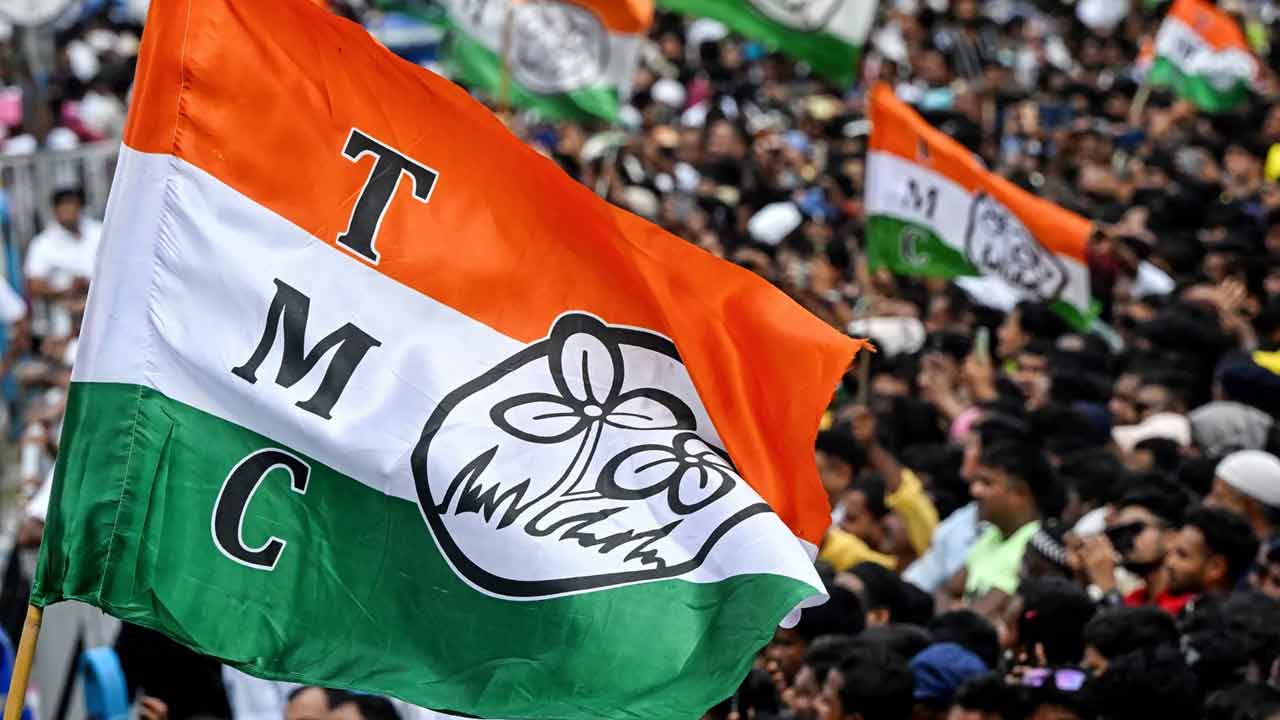 TMC forms committees with multiple leaders across five assembly segments in Suvendu Adhikari\\\\\\\\\\\\\\\\\\\\\\\\\\\\\\\'s district; is the move aimed at curbing factionalism