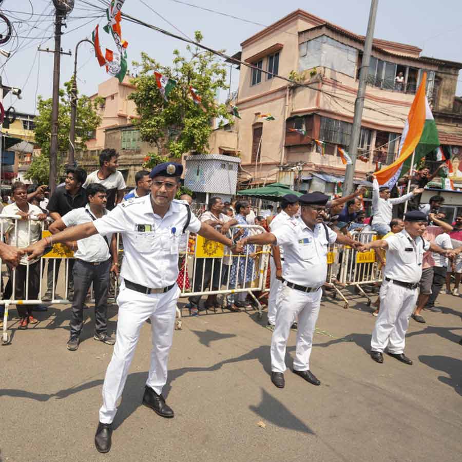 ভবানীপুরে শুভেন্দু অধিকারী এবং অমিত শাহের রোড শোয়ে পুলিশি নিরাপত্তা।