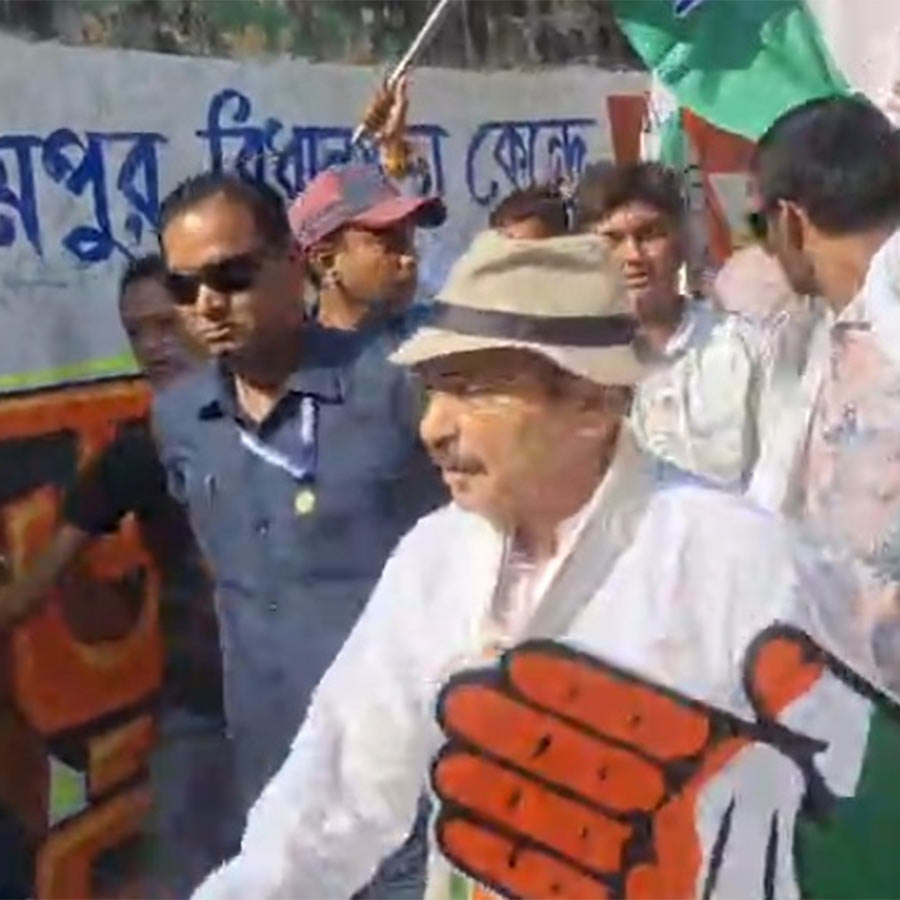 West Bengal Police initiates disciplinary action against IC Berhampur for unlawful obstruction caused during Adhir Chowdhary\\\\\\\\\\\\\\\\\\\\\\\\\\\\\\\\\\\\\\\\\\\\\\\\\\\\\\\\\\\\\\\'s election campaign