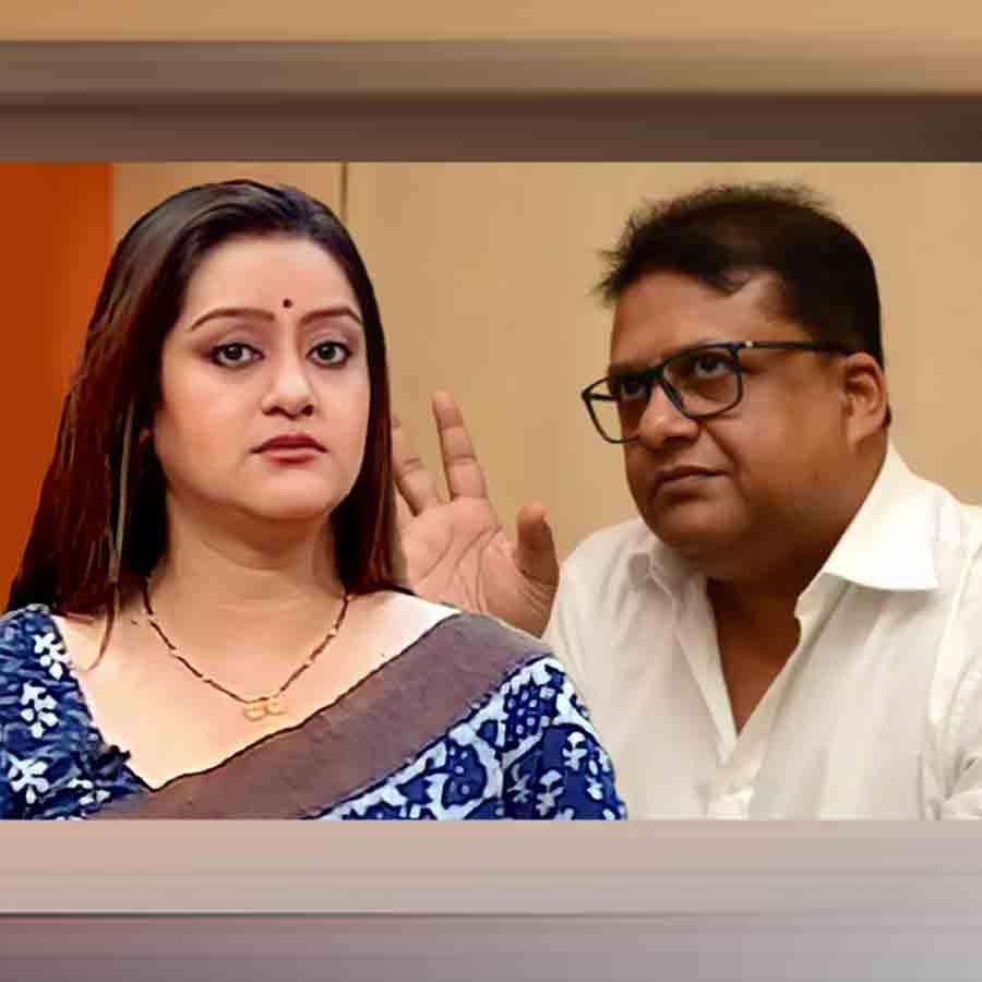 অসুস্থ অগ্নিদেব, কী জানালেন স্ত্রী সুদীপা?