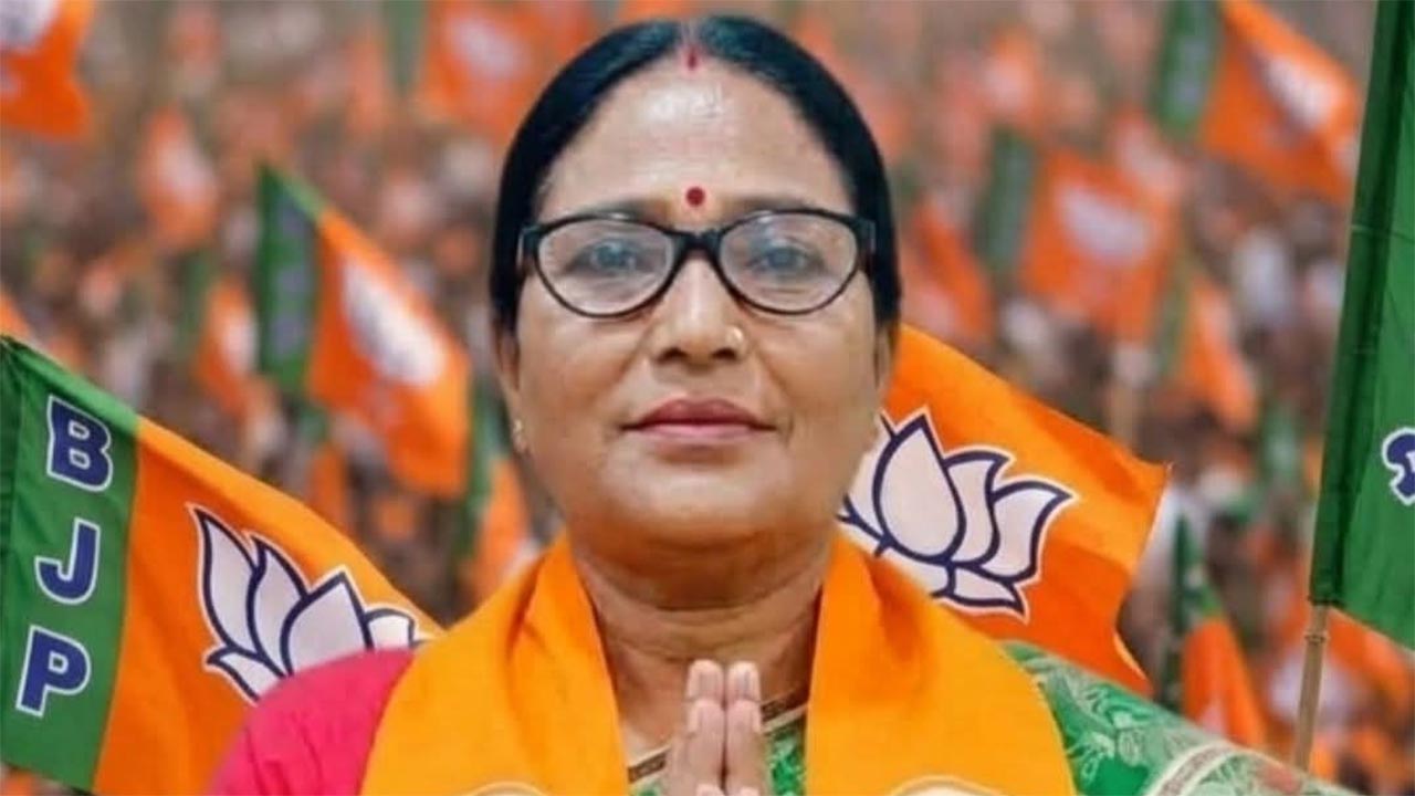 শীতলকুচির বিজেপি প্রার্থী সাবিত্রী বর্মন।
