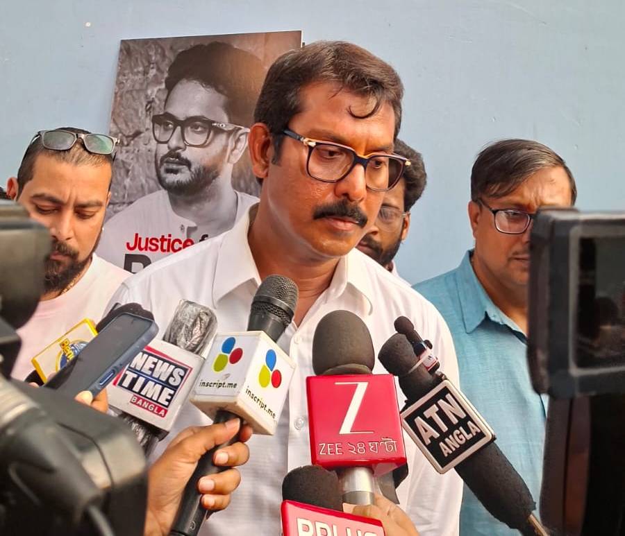 সাংবাদিকদের মুখোমুখি ফেডারেশন সভাপতি স্বরূপ বিশ্বাস।