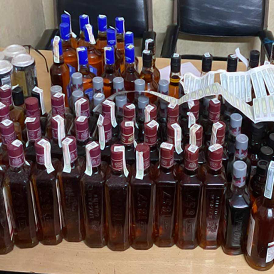 650 crores worth illicit cash, liquor seized ahead assembly election, half from West Bengal