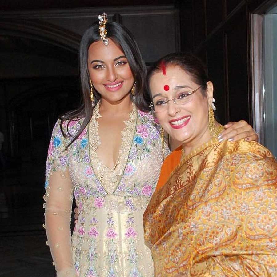 Sonakshi Sinha’s mother Punam Sinha reacted to her dauhgter’s pregnancy rumor dgtl
