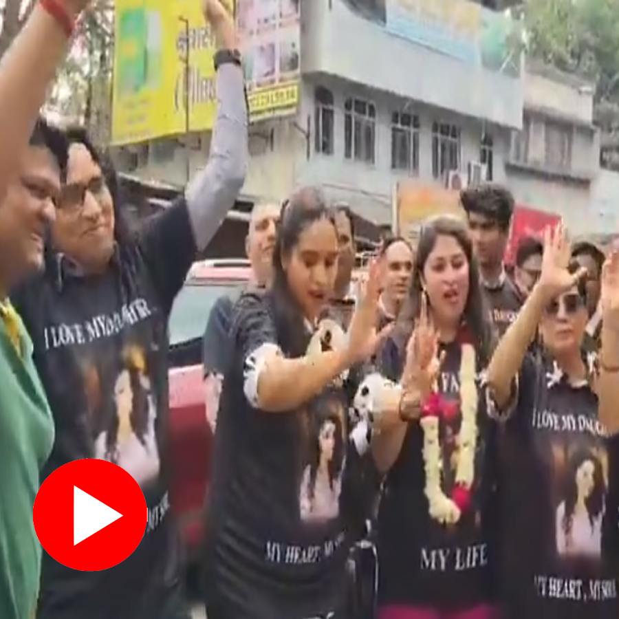 Video shows retired judge celebrates daughter’s divorce, bring her home back with Dhol procession