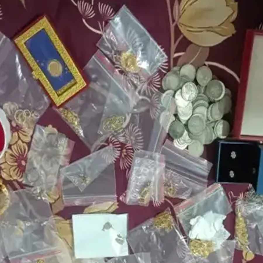 Bihar SDPO's Maid Owns Luxury Car, Crore-Value Property, Raises Corruption Questions