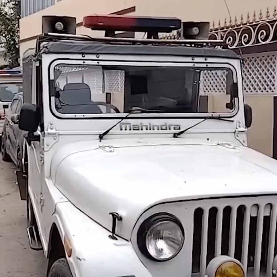 Bihar SDPO's Maid Owns Luxury Car, Crore-Value Property, Raises Corruption Questions