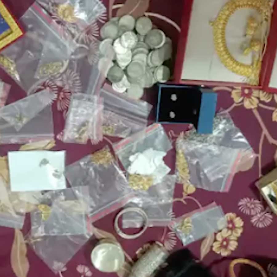 Bihar SDPO's Maid Owns Luxury Car, Crore-Value Property, Raises Corruption Questions