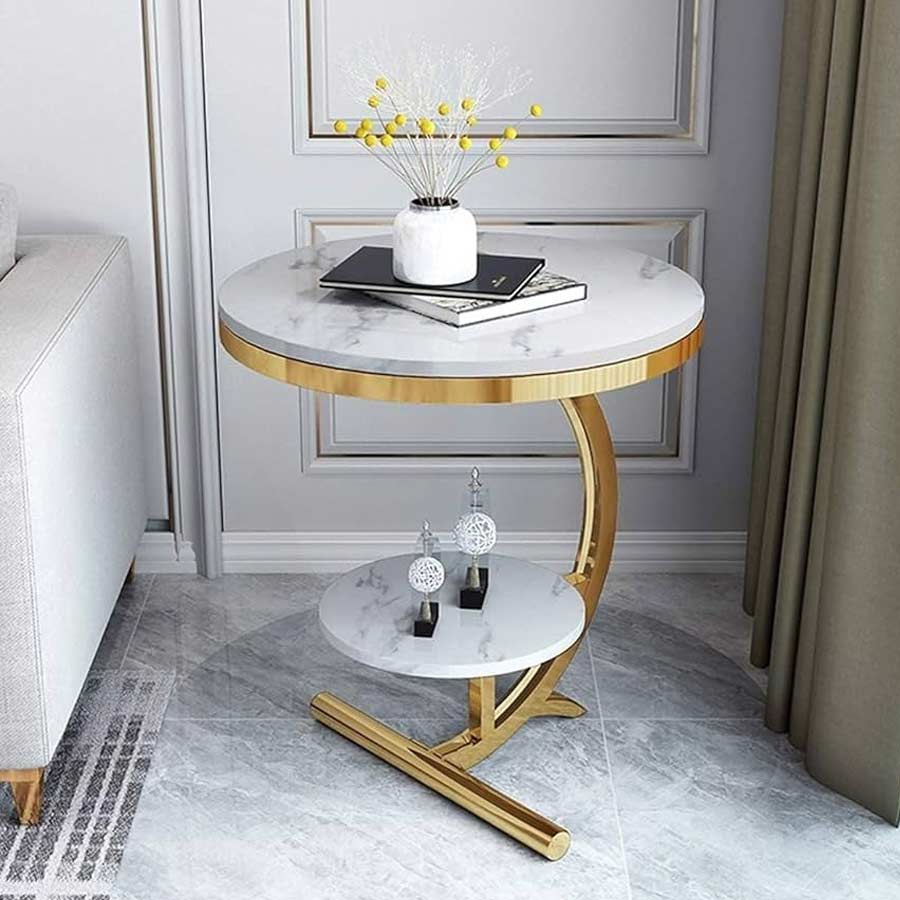 সজ্জার জন্য বেছে নিতে পারেন শৌখিন টেবিল।