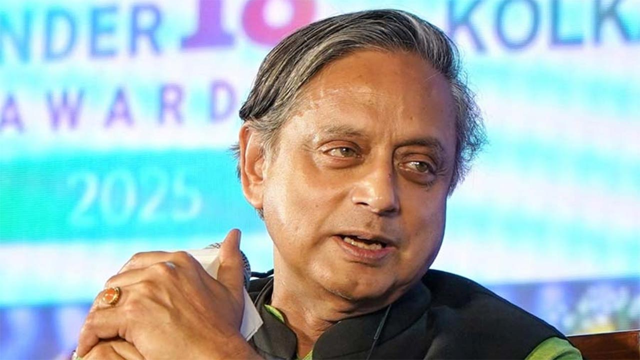 শশী তরুর।