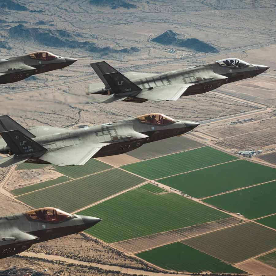 নিখোঁজ পাইলটকে উদ্ধারে মার্কিন বায়ুসেনার অভিযান। ছবি: রয়টার্স।