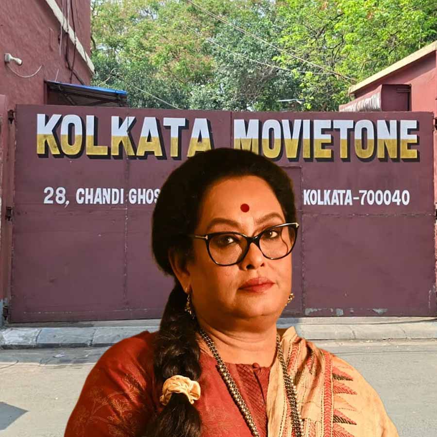 লীনা গঙ্গোপাধ্যায়ের ‘কলকাতা মুভিটোন’ স্টুডিয়োয় শুটিং হচ্ছে?