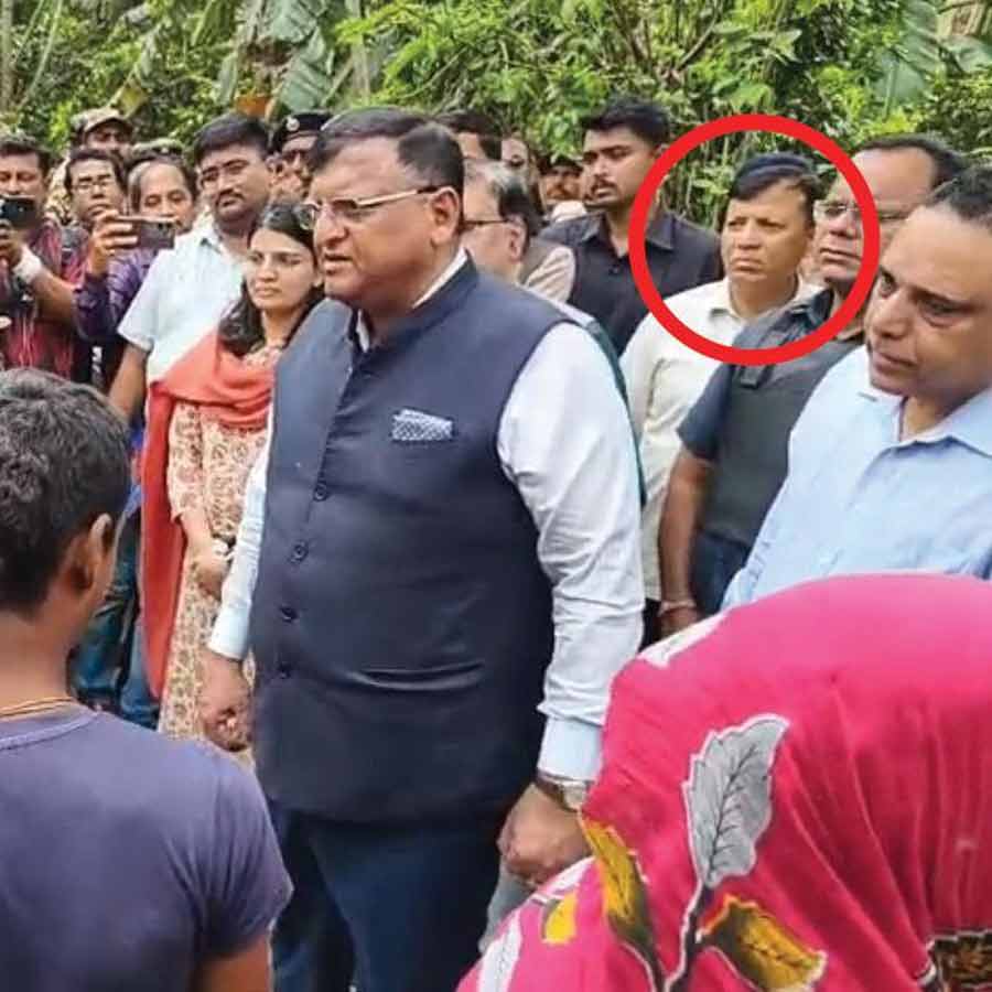 Local BJP leader was with CEO Manoj Agarwal in Nandigram, TMC claimed by showing photo