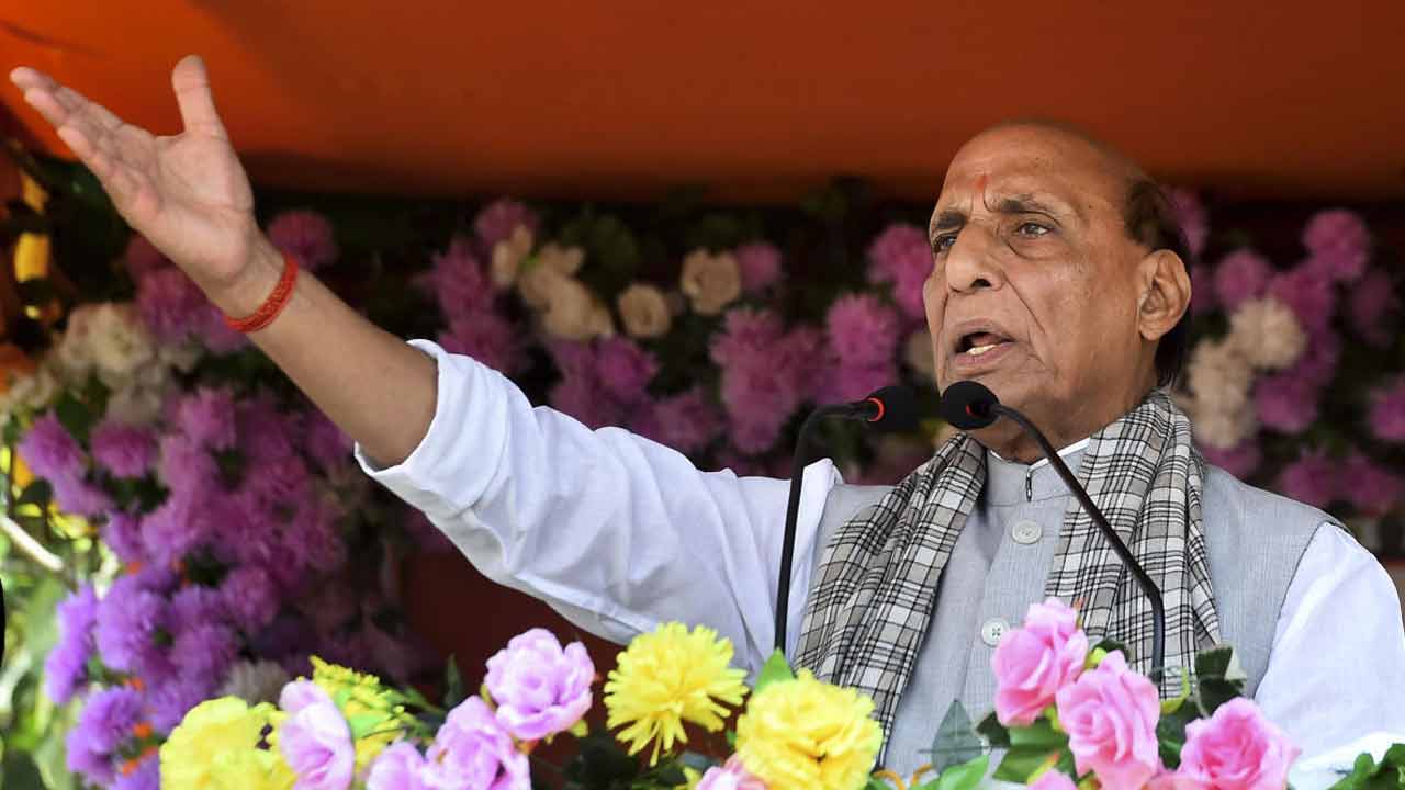 Pakistan defence minister\\\\\\\\\\\\\\\\\\\\\\\\\\\\\\\'s threat to hit Kolkata, Rajnath Singh\\\\\\\\\\\\\\\\\\\\\\\\\\\\\\\'s gave 1971 reminder