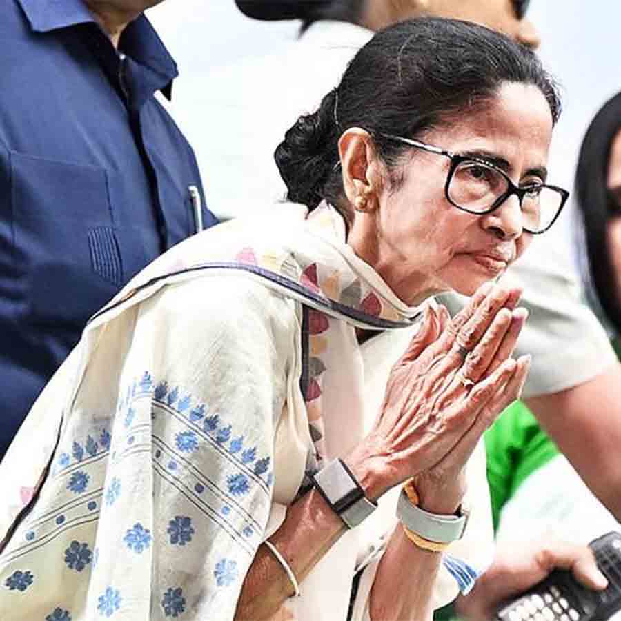 জনসভায় মুখ্যমন্ত্রী। সোমবার নাকাশিপাড়ায়।