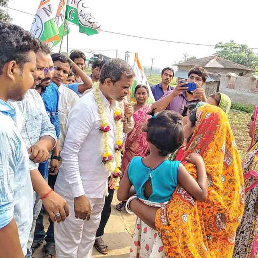 Salbani cinstituency  TMC candidate Srikanta Mahato mocked by opposition