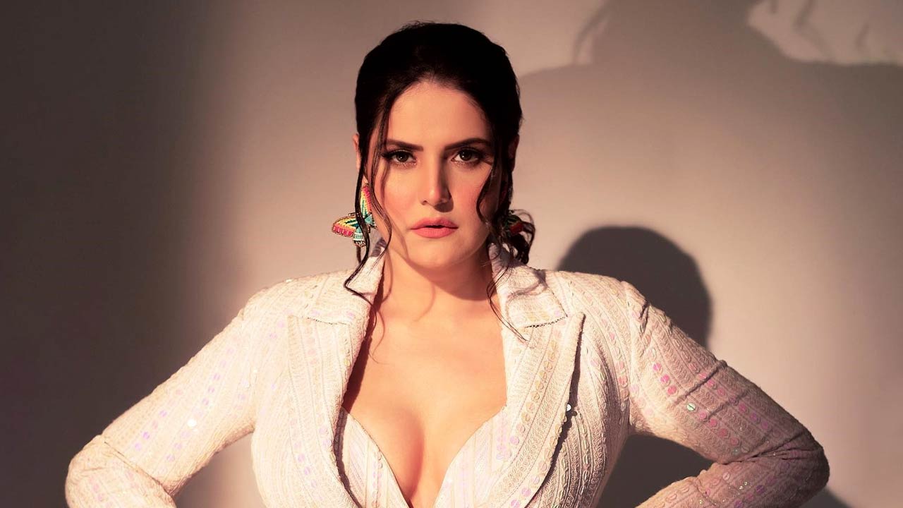 শোকস্তব্ধ জ়রীন খান।