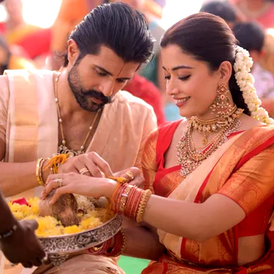 (বাঁ দিকে) বিজয় দেবরকোন্ডা, (ডান দিকে) রশ্মিকা মন্দানা।