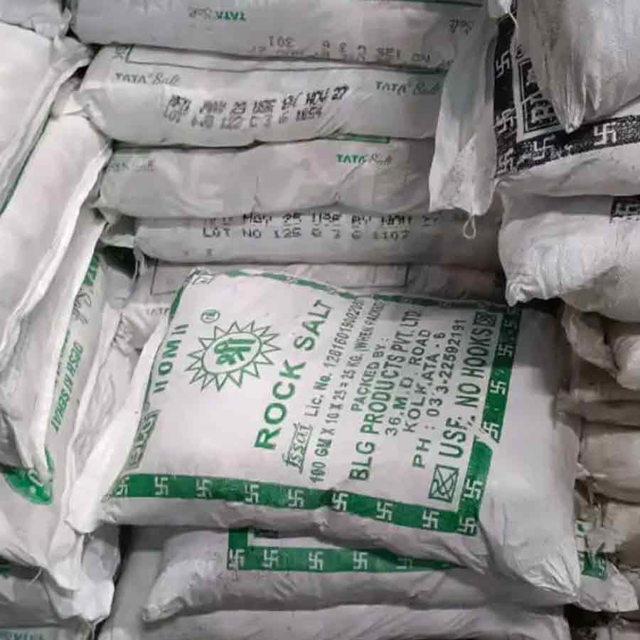 How does India defeat Pakistan in Himalayan pink salt business though its mines are in Islamabad 