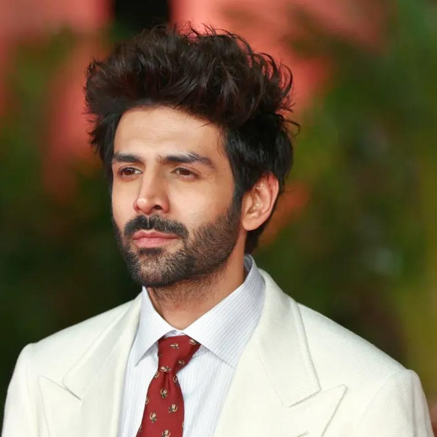 কী পদক্ষেপ করলেন কার্তিক?