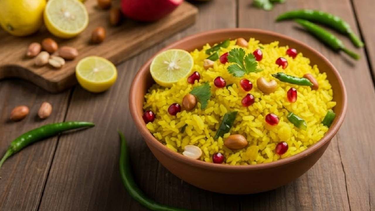 চিঁড়ের পোলাও ঝরঝরে করার কায়দা শেখালেন রণবীর।