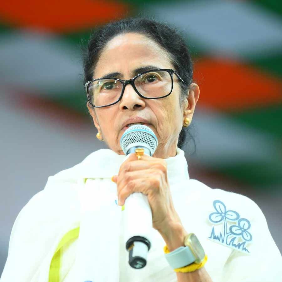 Live Updates of Mamata Banerjee addressing a public gathering in Minakhan dgtl